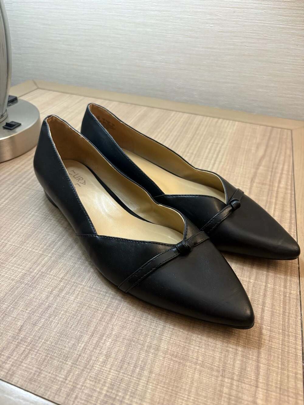 Naturalizer Beau Black Pointed Toe Flats Size US 8M